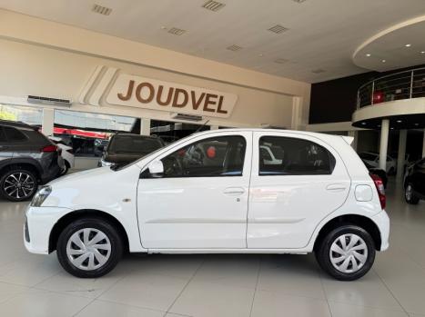 TOYOTA Etios Hatch 1.3 16V 4P FLEX X, Foto 4