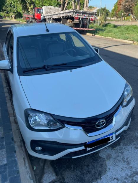 TOYOTA Etios Hatch 1.5 16V 4P FLEX PLATINUM AUTOMTICO, Foto 1