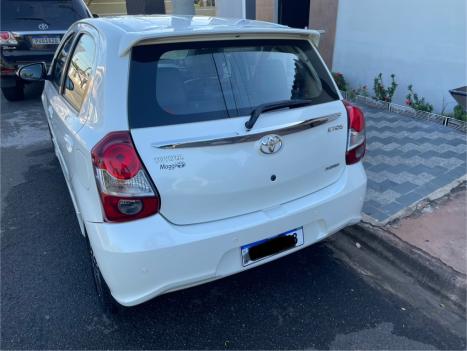 TOYOTA Etios Hatch 1.5 16V 4P FLEX PLATINUM AUTOMTICO, Foto 2