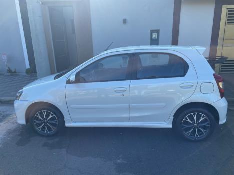 TOYOTA Etios Hatch 1.5 16V 4P FLEX PLATINUM AUTOMTICO, Foto 4