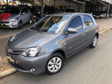 TOYOTA Etios Hatch 1.3 16V 4P FLEX X, Foto 2