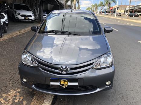 TOYOTA Etios Hatch 1.3 16V 4P FLEX X, Foto 3