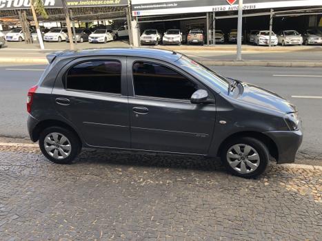 TOYOTA Etios Hatch 1.3 16V 4P FLEX X, Foto 5