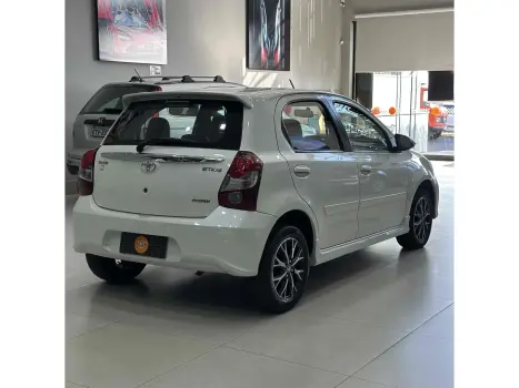 TOYOTA Etios Hatch 1.5 16V 4P FLEX PLATINUM, Foto 6