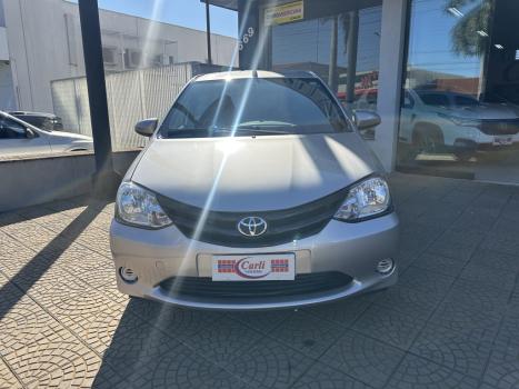 TOYOTA Etios Hatch 1.3 16V 4P FLEX X AUTOMTICO, Foto 4