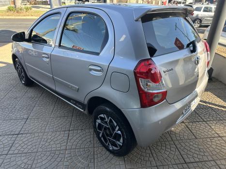 TOYOTA Etios Hatch 1.3 16V 4P FLEX X AUTOMTICO, Foto 9