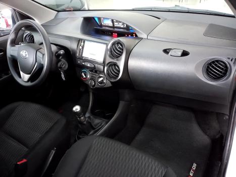 TOYOTA Etios Hatch 1.3 16V 4P FLEX X, Foto 11