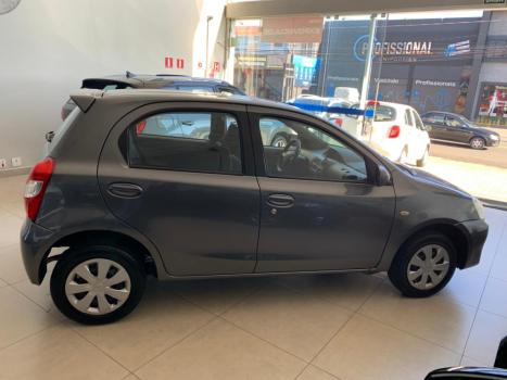 TOYOTA Etios Hatch 1.3 16V 4P FLEX XS, Foto 8