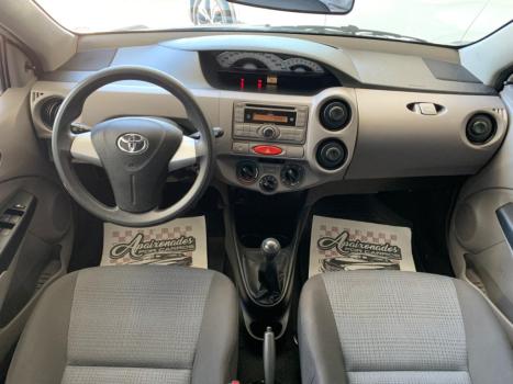TOYOTA Etios Hatch 1.3 16V 4P FLEX XS, Foto 9