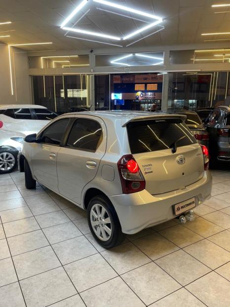 TOYOTA Etios Hatch 1.5 16V 4P FLEX X PLUS AUTOMTICO, Foto 5