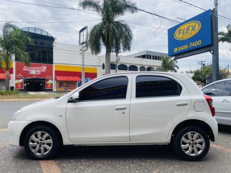 TOYOTA Etios Hatch 1.3 16V 4P FLEX X, Foto 5