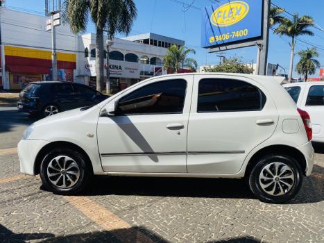 TOYOTA Etios Hatch 1.3 16V 4P FLEX X, Foto 4