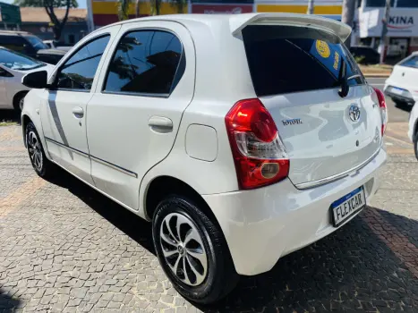 TOYOTA Etios Hatch 1.3 16V 4P FLEX X, Foto 9