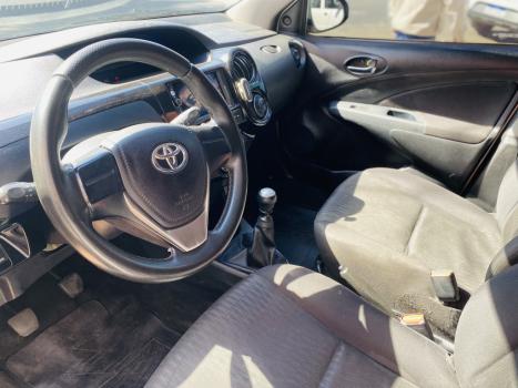 TOYOTA Etios Hatch 1.3 16V 4P FLEX X, Foto 6