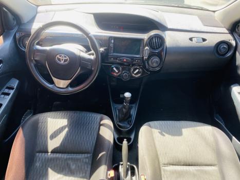 TOYOTA Etios Hatch 1.3 16V 4P FLEX X, Foto 5