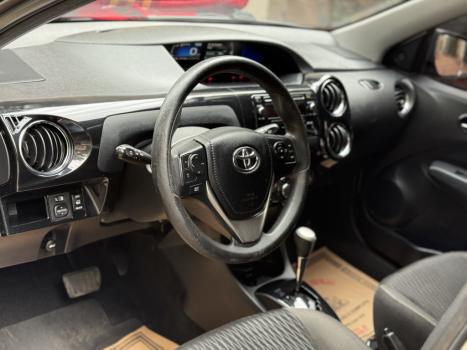 TOYOTA Etios Hatch 1.5 16V 4P FLEX XS AUTOMTICO, Foto 3