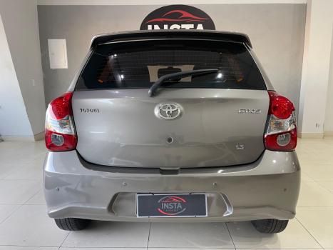 TOYOTA Etios Hatch 1.3 16V 4P FLEX X AUTOMTICO, Foto 5