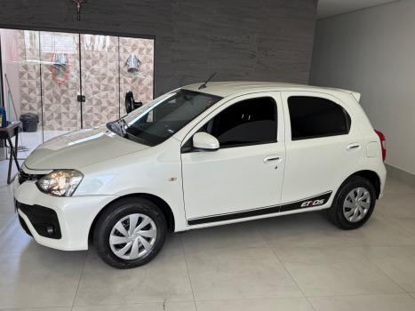 TOYOTA Etios Hatch 1.3 16V 4P FLEX X, Foto 2