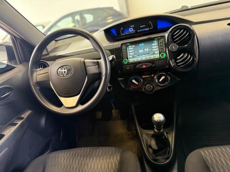 TOYOTA Etios Hatch 1.3 16V 4P FLEX X, Foto 9