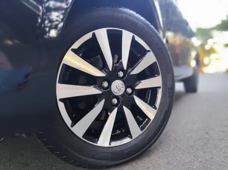 TOYOTA Etios Hatch 1.3 16V 4P FLEX X, Foto 5
