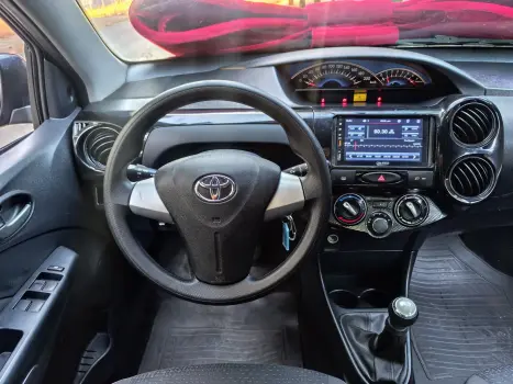 TOYOTA Etios Hatch 1.3 16V 4P FLEX X, Foto 12