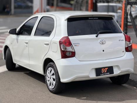 TOYOTA Etios Hatch 1.3 16V 4P FLEX X, Foto 4