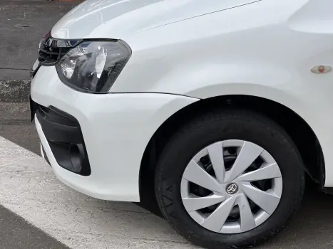TOYOTA Etios Hatch 1.3 16V 4P FLEX X, Foto 10
