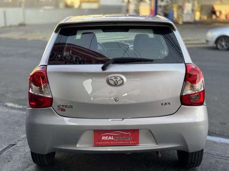TOYOTA Etios Hatch 1.3 16V 4P FLEX X, Foto 6