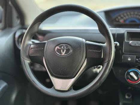 TOYOTA Etios Hatch 1.3 16V 4P FLEX X, Foto 7