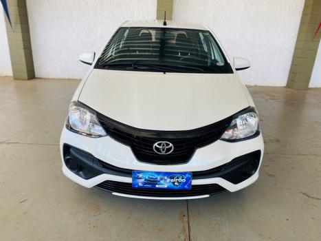 TOYOTA Etios Hatch 1.3 16V 4P FLEX X, Foto 2