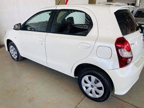 TOYOTA Etios Hatch 1.3 16V 4P FLEX X, Foto 9