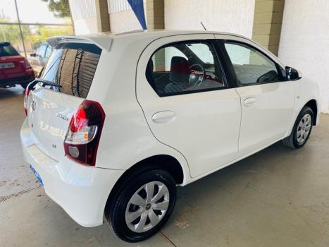TOYOTA Etios Hatch 1.3 16V 4P FLEX X, Foto 10