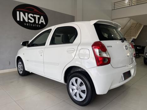 TOYOTA Etios Hatch 1.3 16V 4P FLEX X, Foto 3