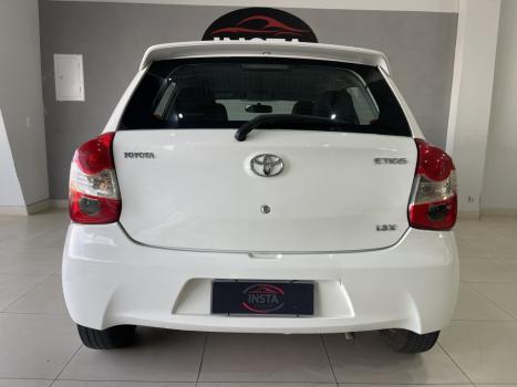TOYOTA Etios Hatch 1.3 16V 4P FLEX X, Foto 5