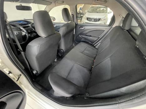 TOYOTA Etios Hatch 1.3 16V 4P FLEX X, Foto 9