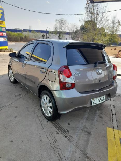 TOYOTA Etios Hatch 1.5 16V 4P FLEX X PLUS AUTOMTICO, Foto 3
