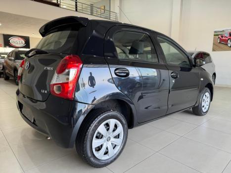 TOYOTA Etios Hatch 1.3 16V 4P FLEX, Foto 3