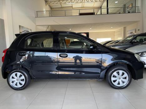 TOYOTA Etios Hatch 1.3 16V 4P FLEX, Foto 9