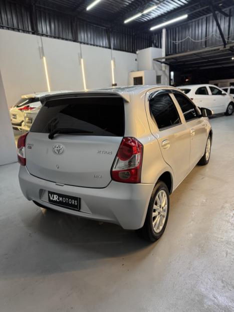 TOYOTA Etios Hatch 1.3 16V 4P FLEX X, Foto 4