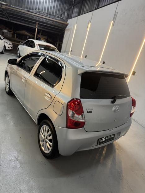 TOYOTA Etios Hatch 1.3 16V 4P FLEX X, Foto 6