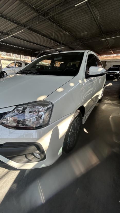 TOYOTA Etios Sedan 1.5 16V 4P FLEX PLATINUM AUTOMTICO, Foto 4