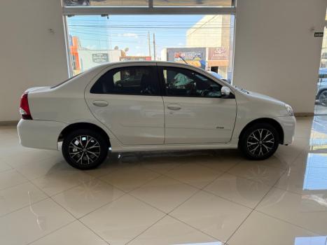TOYOTA Etios Sedan 1.5 16V 4P FLEX PLATINUM AUTOMTICO, Foto 3