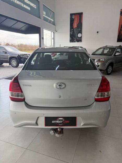 TOYOTA Etios Sedan 1.5 16V 4P FLEX X PLUS AUTOMTICO, Foto 6