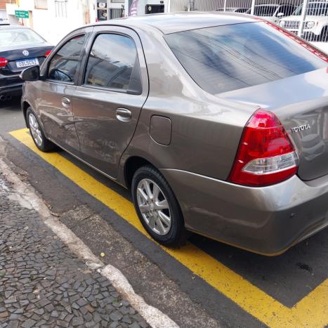 TOYOTA Etios Sedan 1.5 16V 4P FLEX X PLUS AUTOMTICO, Foto 5