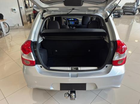 TOYOTA Etios Sedan 1.3 16V 4P FLEX X, Foto 16