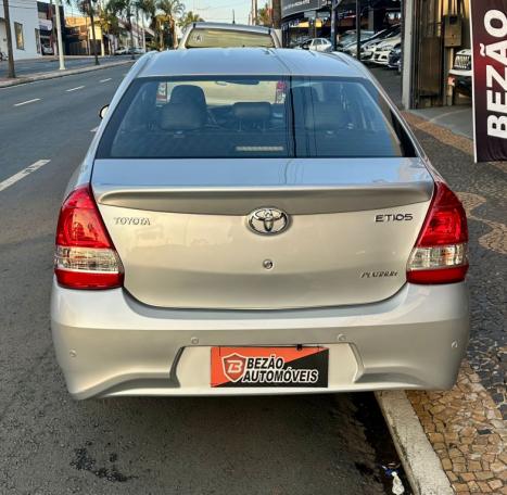 TOYOTA Etios Sedan 1.5 16V 4P FLEX PLATINUM AUTOMTICO, Foto 3