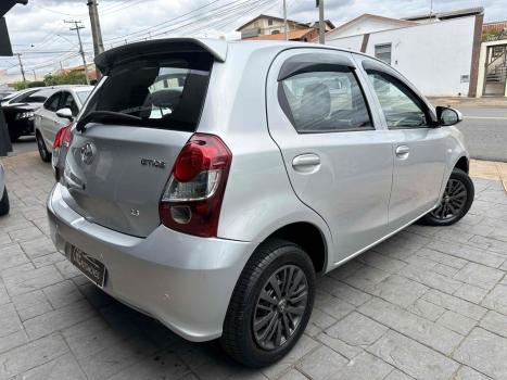 TOYOTA Etios Sedan , Foto 4