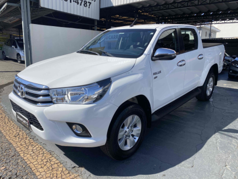 TOYOTA Hilux Caminhonete 2.7 16V 4P SRV FLEX CABINE DUPLA AUTOMTICO, Foto 1