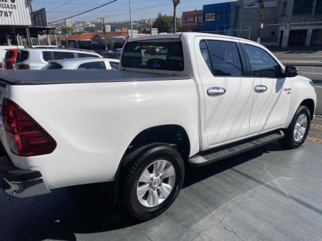 TOYOTA Hilux Caminhonete 2.7 16V 4P SRV FLEX CABINE DUPLA AUTOMTICO, Foto 4