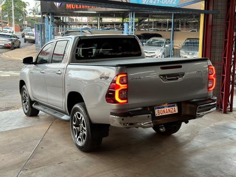 TOYOTA Hilux Caminhonete 2.8 16V SRX 4X4 DIESEL CABINE DUPLA AUTOMTICO, Foto 5